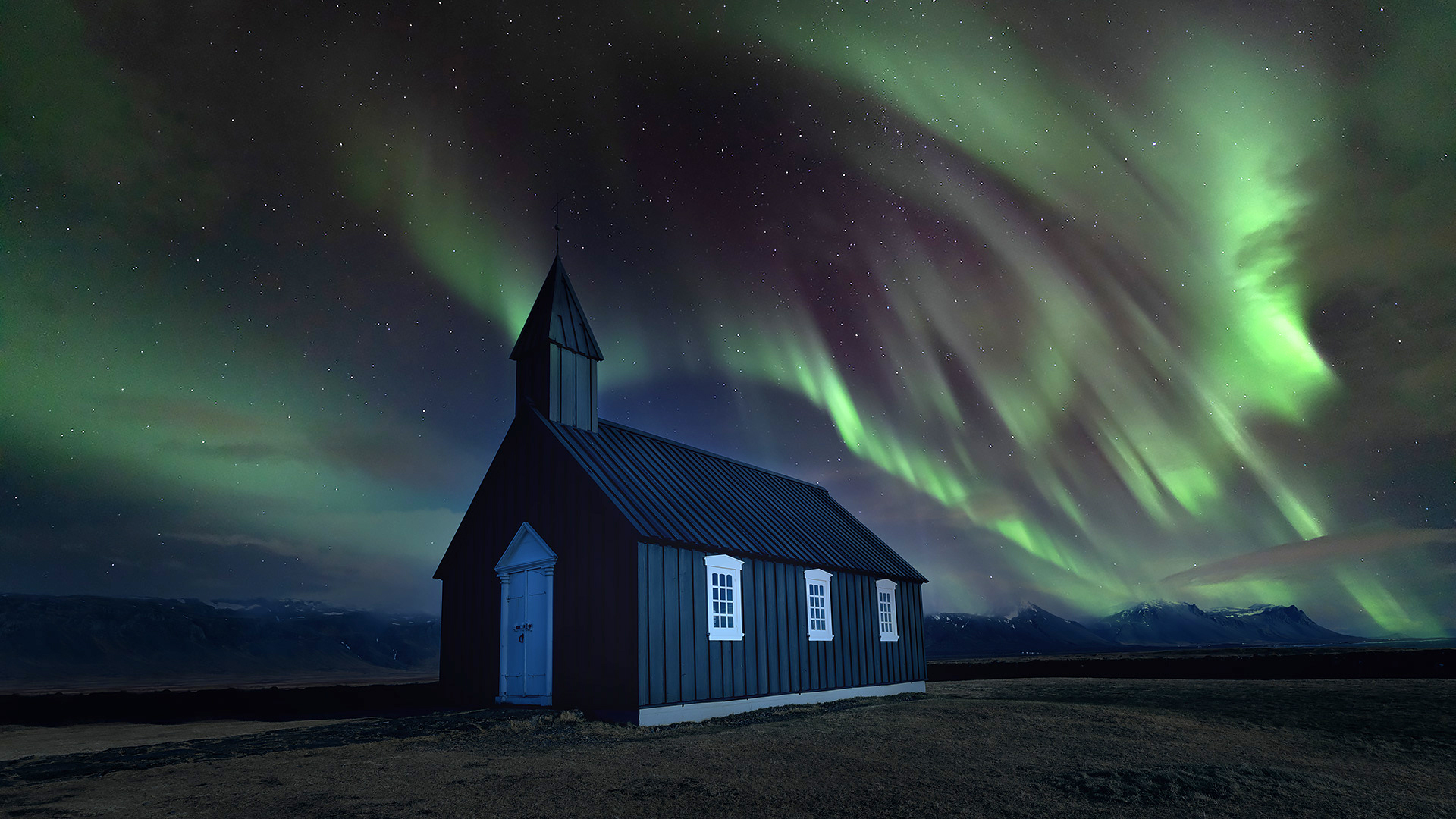 Arora over Iceland Black Church
